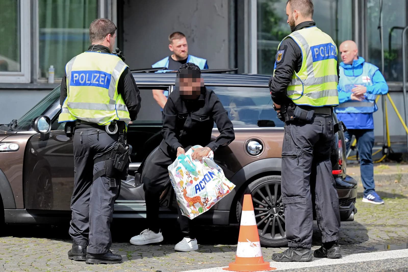 Umfrage-Sensation: Nur 17 Prozent zufrieden mit Migrationspolitik