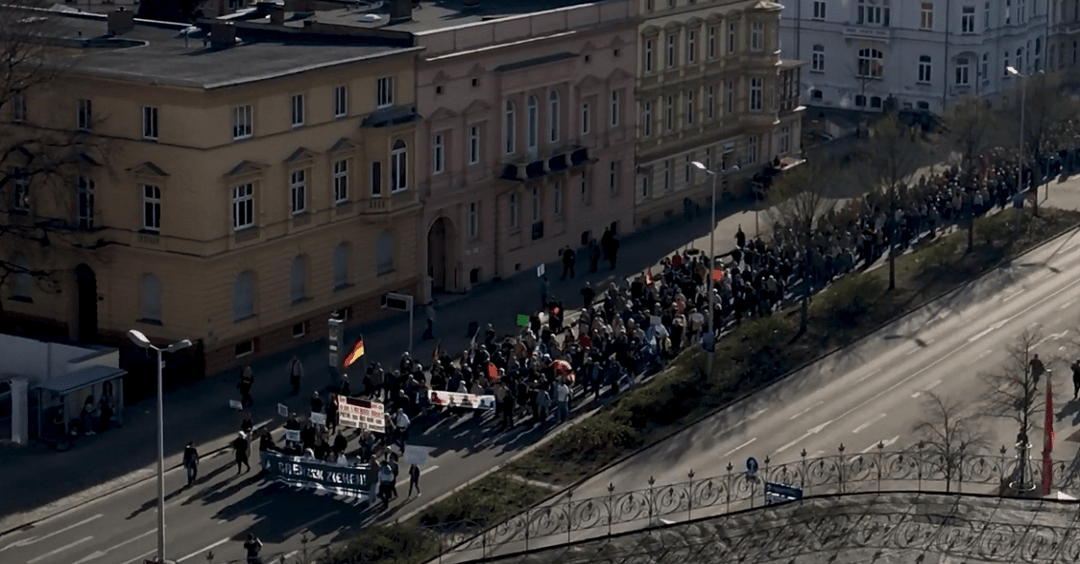 Cottbuser protestieren erneut gegen Merkel und offene Grenzen