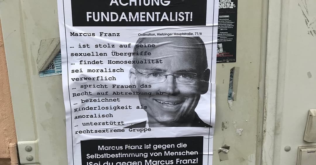 Schmähplakate: Wiener Arzt beklagt „persönliche Hetze von Linken“