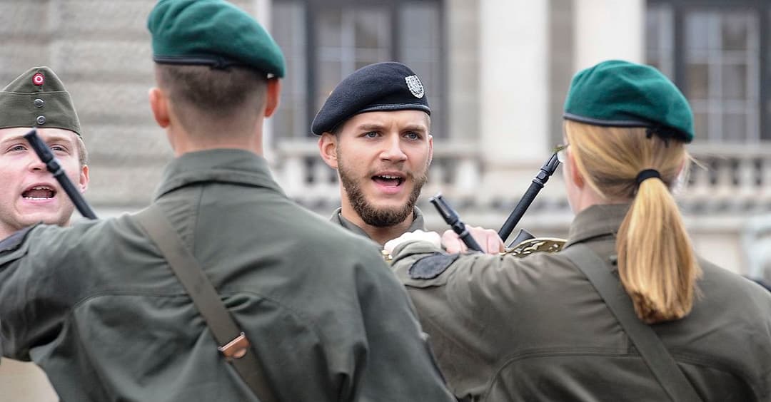 Bundesheer: Kunasek und Doskozil gemeinsam gegen Tanner