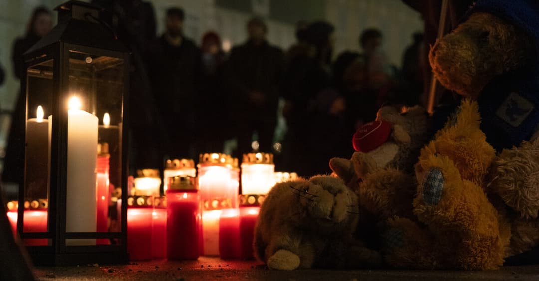 Mehrere Hundert Menschen bei weiterer Gedenkveranstaltung in Steyr