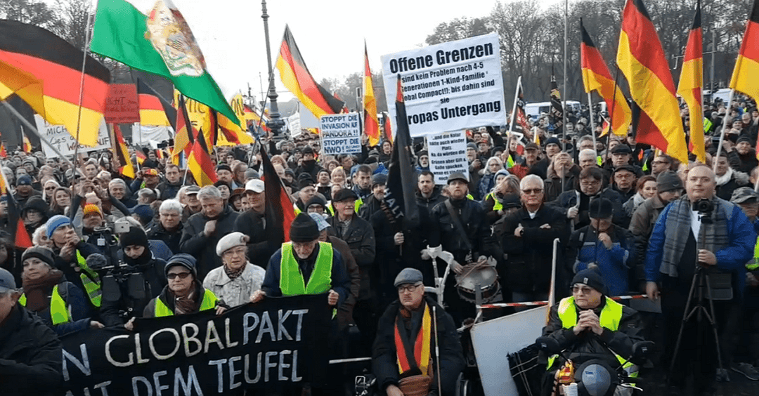 Berlin: Über 1.000 Bürger protestieren gegen UN-Migrationspakt