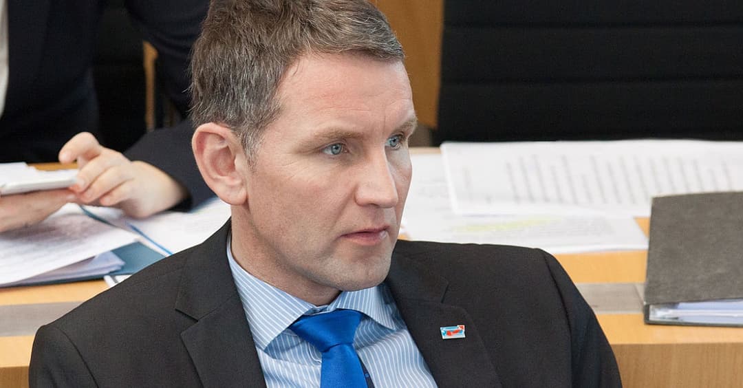 Wegen Höcke-Besuch: Antifa beschmiert Rathaus mit Fäkalien