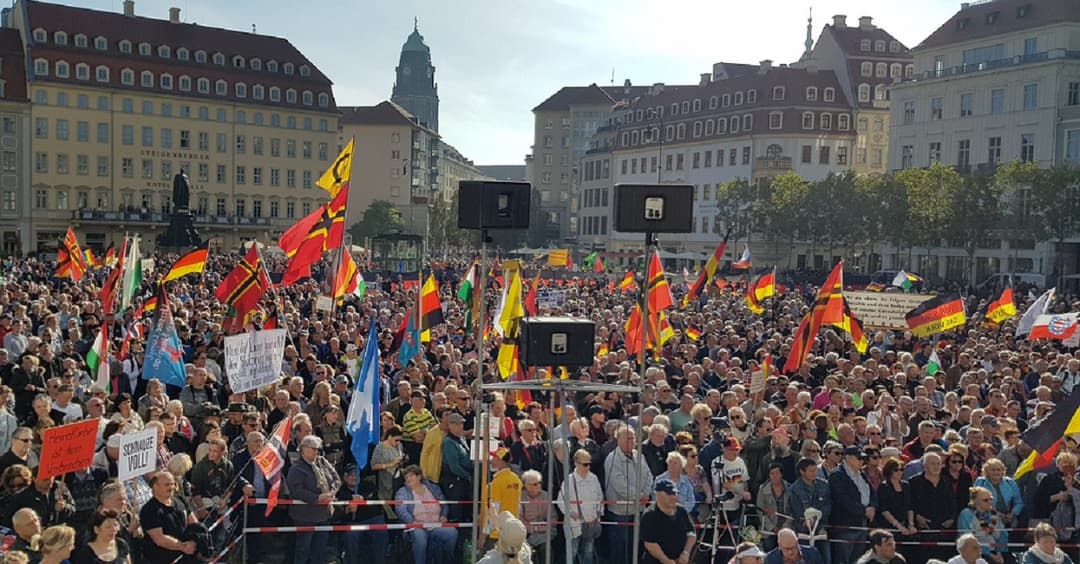 Neues von rechts: Strache, Türkei & 5 Jahre Pegida