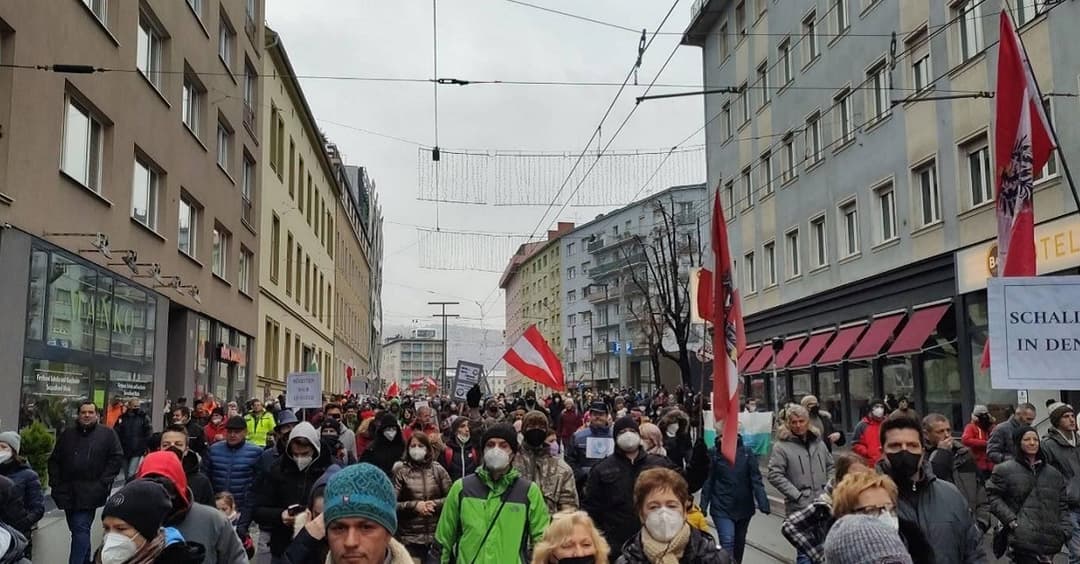 Graz: 30.000 Menschen protestierten gegen Corona-Maßnahmen