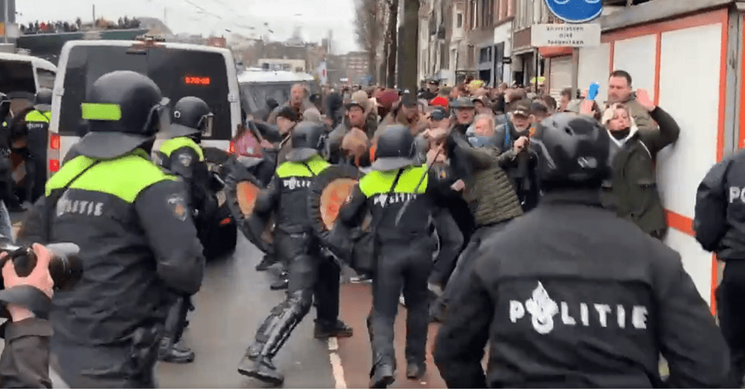 UN-Berichterstatter ermittelt: Massive Polizeigewalt bei Corona-Demo in Amsterdam