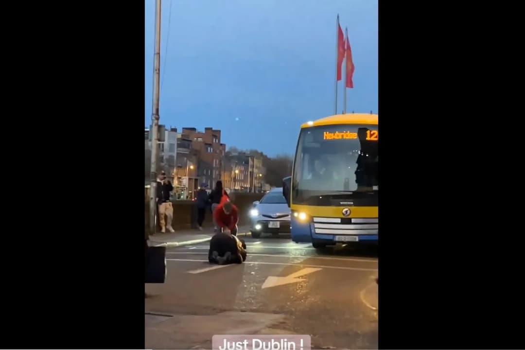 Dublin: Betender Muslim blockiert Straßenverkehr