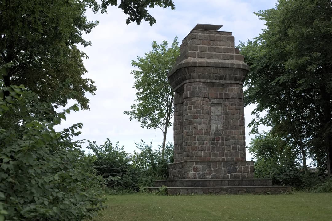 SPD-Politiker will Bismarck-Denkmal durch Denkmal für Toni Kroos ersetzen