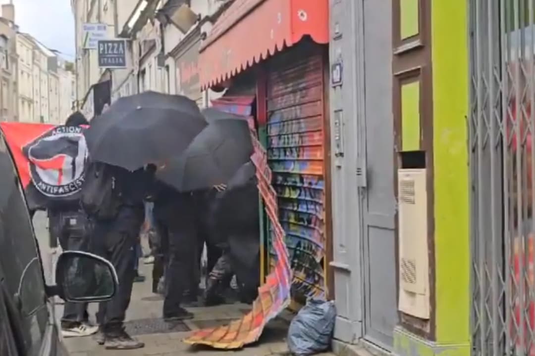 Frankreich: Linksextreme randalieren nach Wahlsieg der Rechten