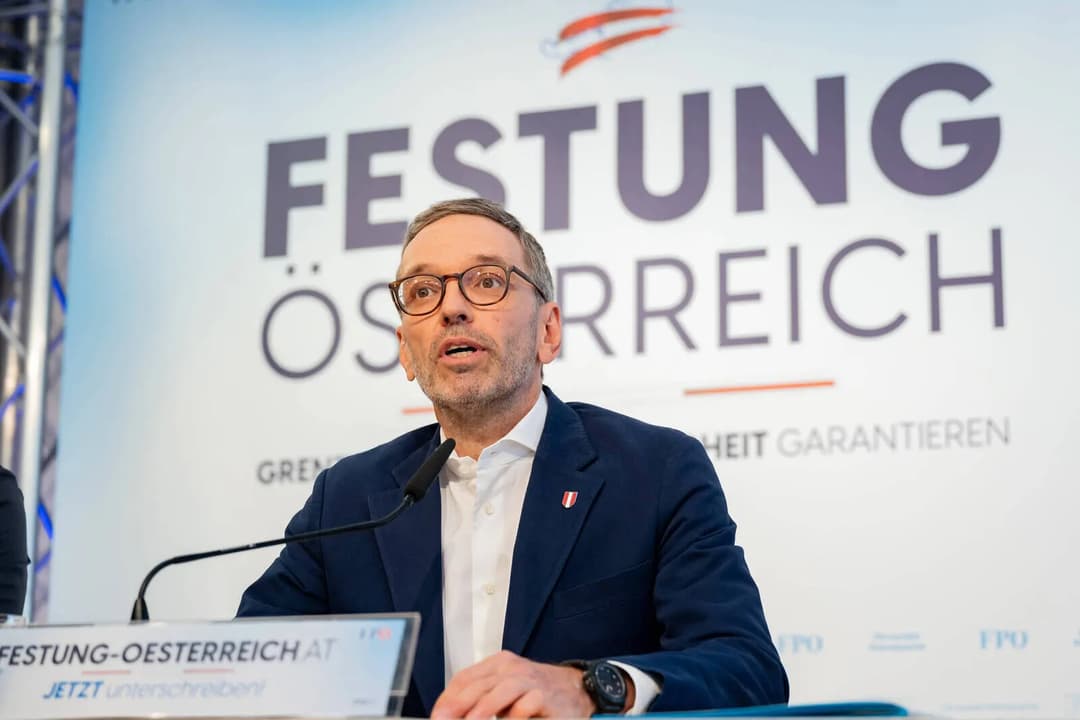 Umfrage: FPÖ führt weiter, ÖVP legt leicht zu