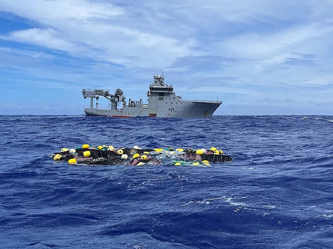 Marineschiff auf Riff gelaufen: Lesbische Kapitänin Gray unter Beschuss