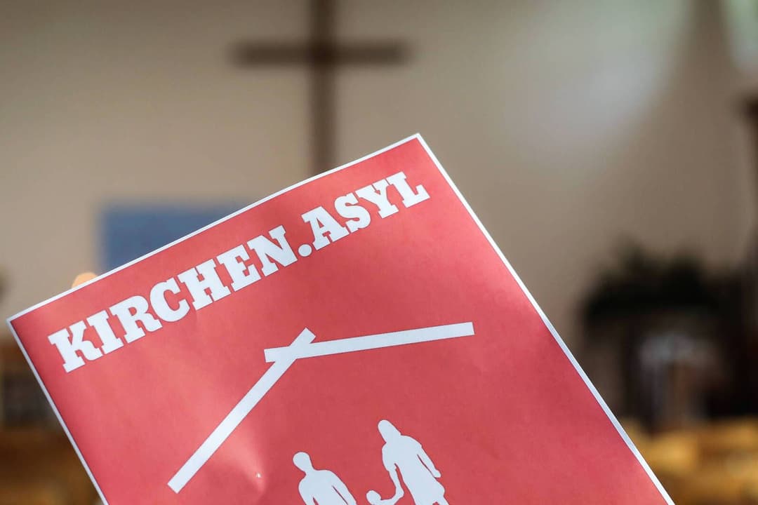 Schluss mit „Abschiebehindernissen“: AfD will sofortiges Ende der Kirchenasyl-Vereinbarung