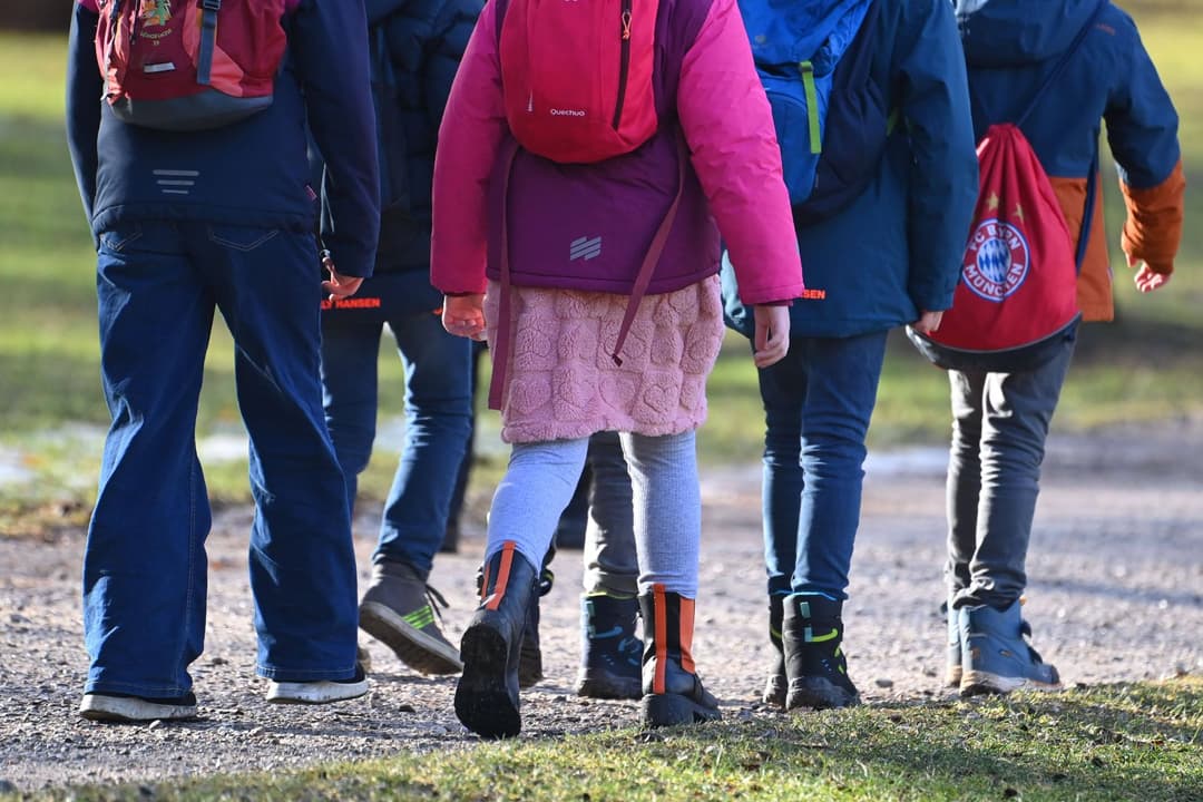 Exklusiv: 40 Prozent der Eltern nach Anschlägen besorgt um Sicherheit ihrer Kinder