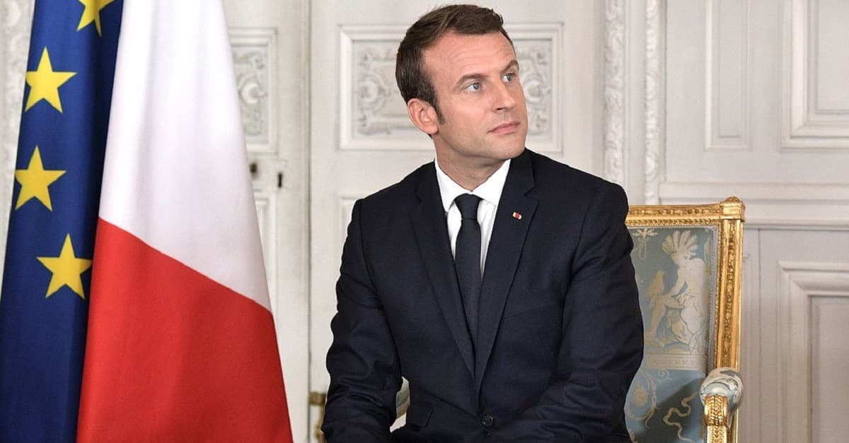 Macron droht Assad mit Luftangriffen in Syrien