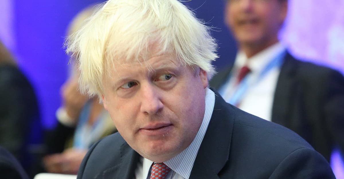 Boris Johnson vergleicht Burka-Trägerinnen mit Briefkästen und Bankräubern