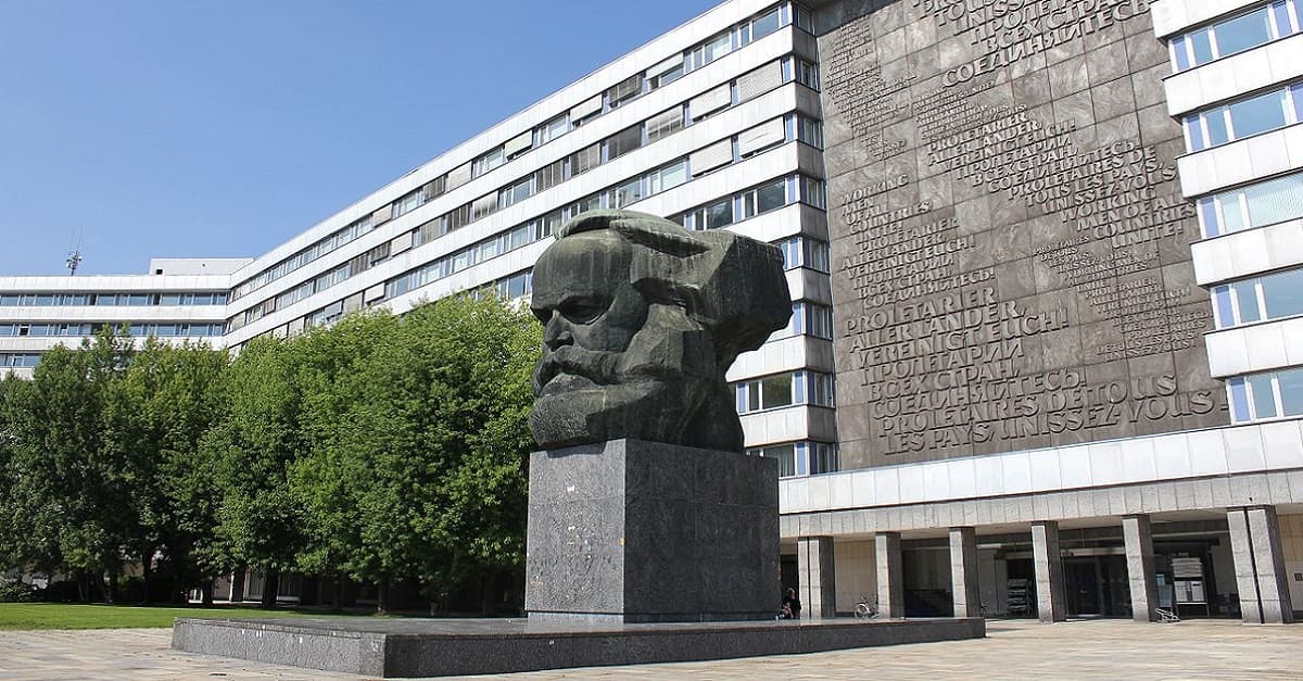 Chemnitz: Tausend Menschen demonstrieren nach tödlichem Messerangriff