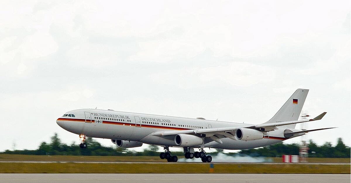 Merkel-Flug: Notlandung nach technischem Defekt