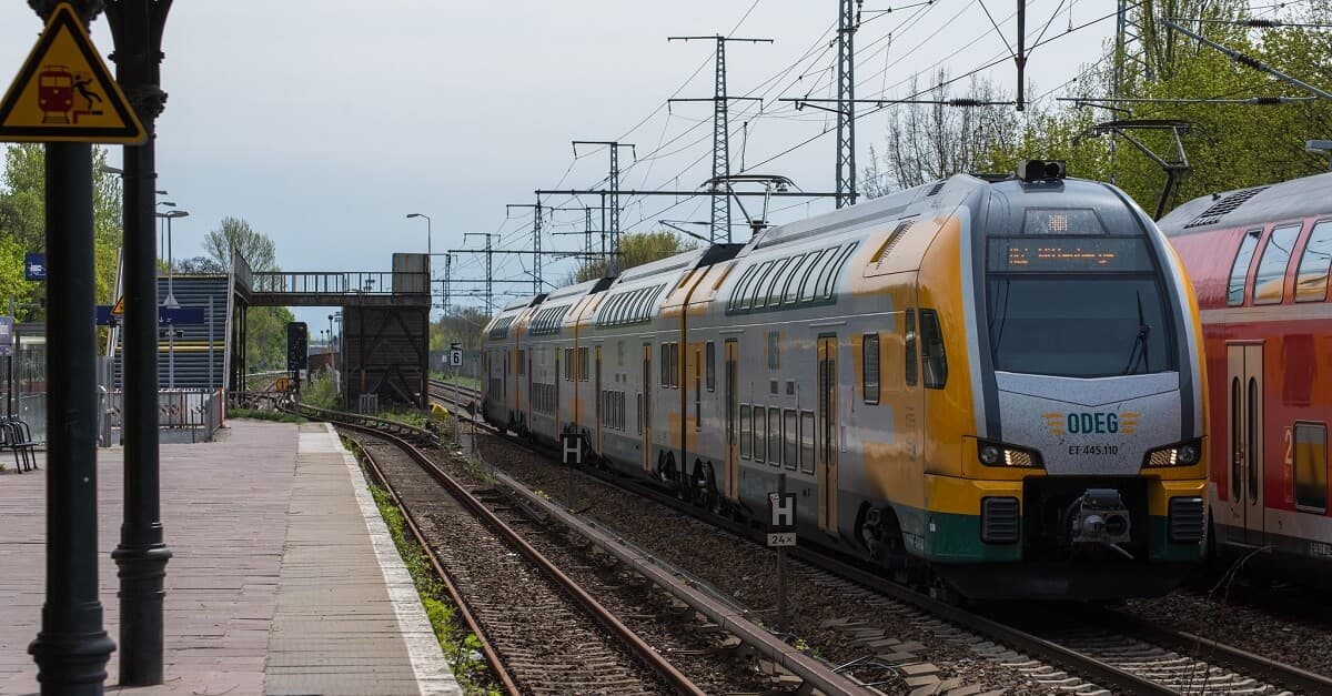 Anschlag auf Bahntrasse in Berlin: Staatsschutz ermittelt wegen IS-Flagge