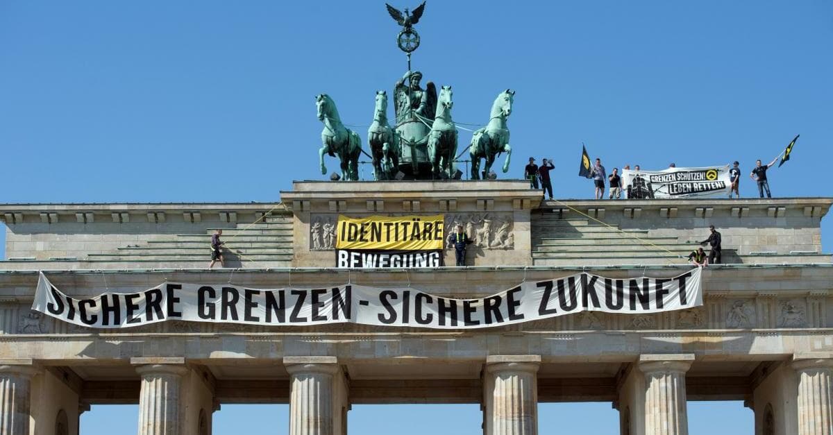 Identitäre: Bezeichnung als „rechtsextrem“ wegen Volksbegriff zulässig