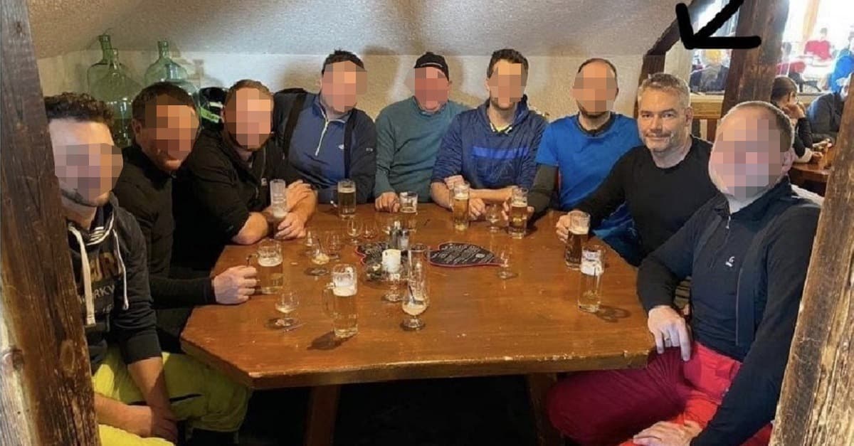 Corona-Ansteckung: Wirbel um Nehammer-Foto auf Skihütte