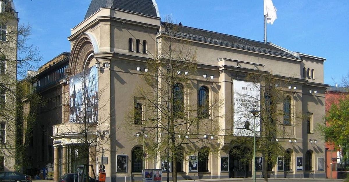 Berliner Ensemble lässt Aufführung „rassismuskritisch bewerten“