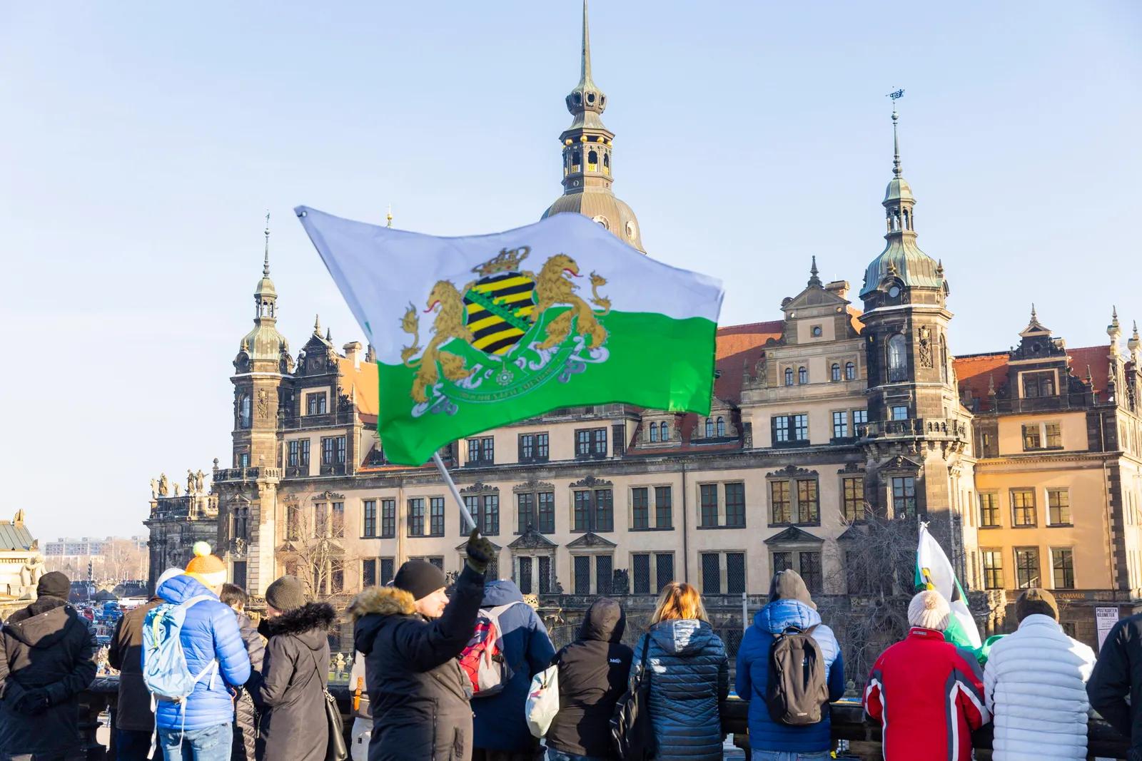 „Freie Sachsen“ gewinnen Prozess gegen sächsischen Verfassungsschutz