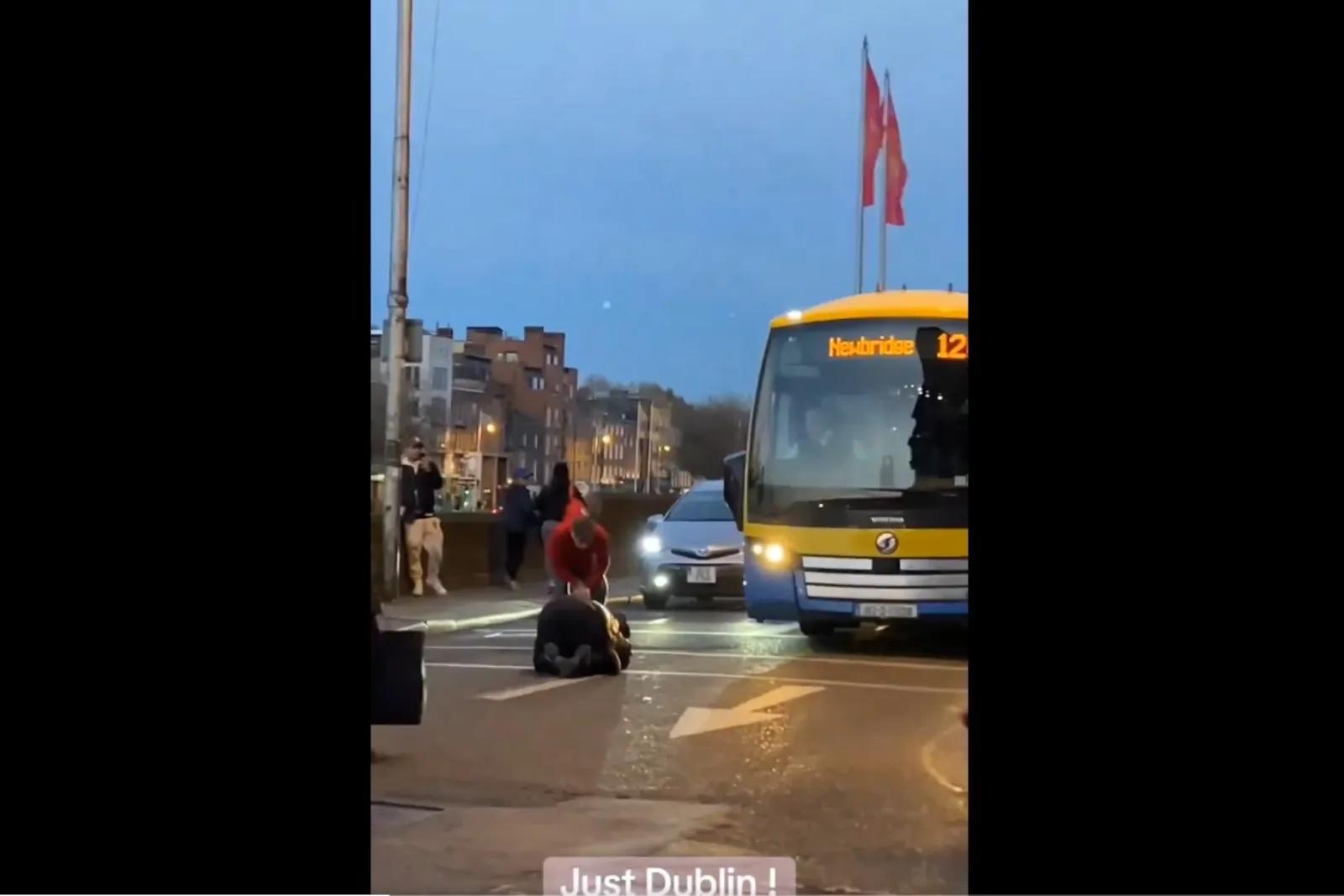 Dublin: Betender Muslim blockiert Straßenverkehr