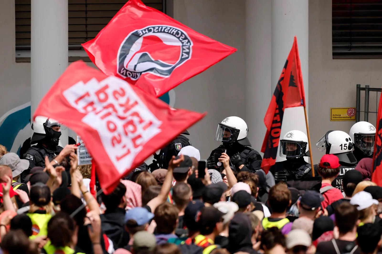 AfD-Bundesparteitag: Journalisten der Mainstream-Presse von Linken attackiert