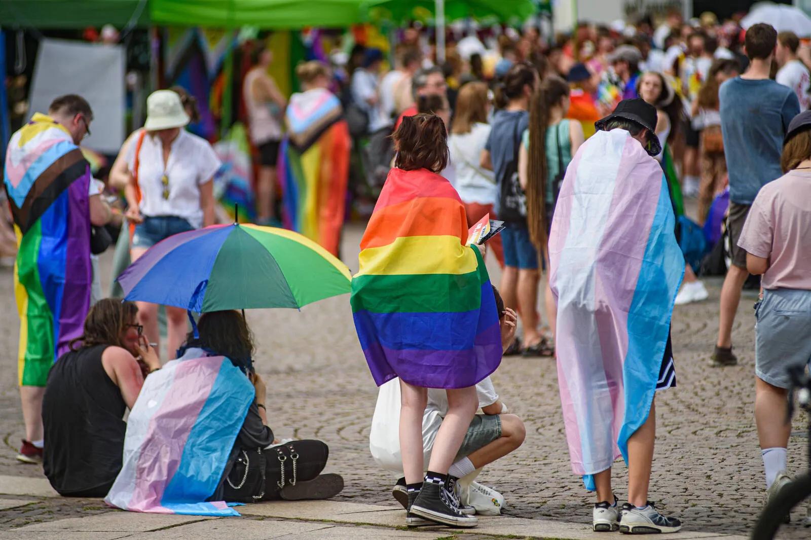 Kritik nach CSD: CDU-Stadträtin posiert mit transsexueller Person