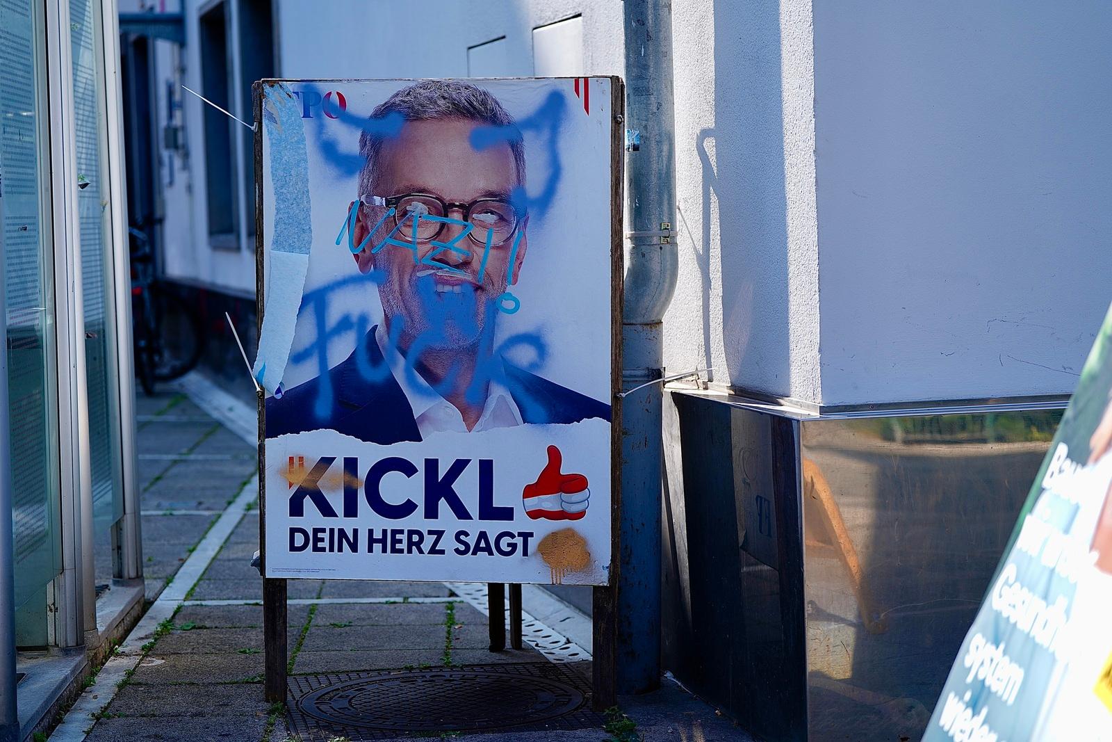 Vandalismuswelle in Graz: FPÖ-Wahlplakate im Visier