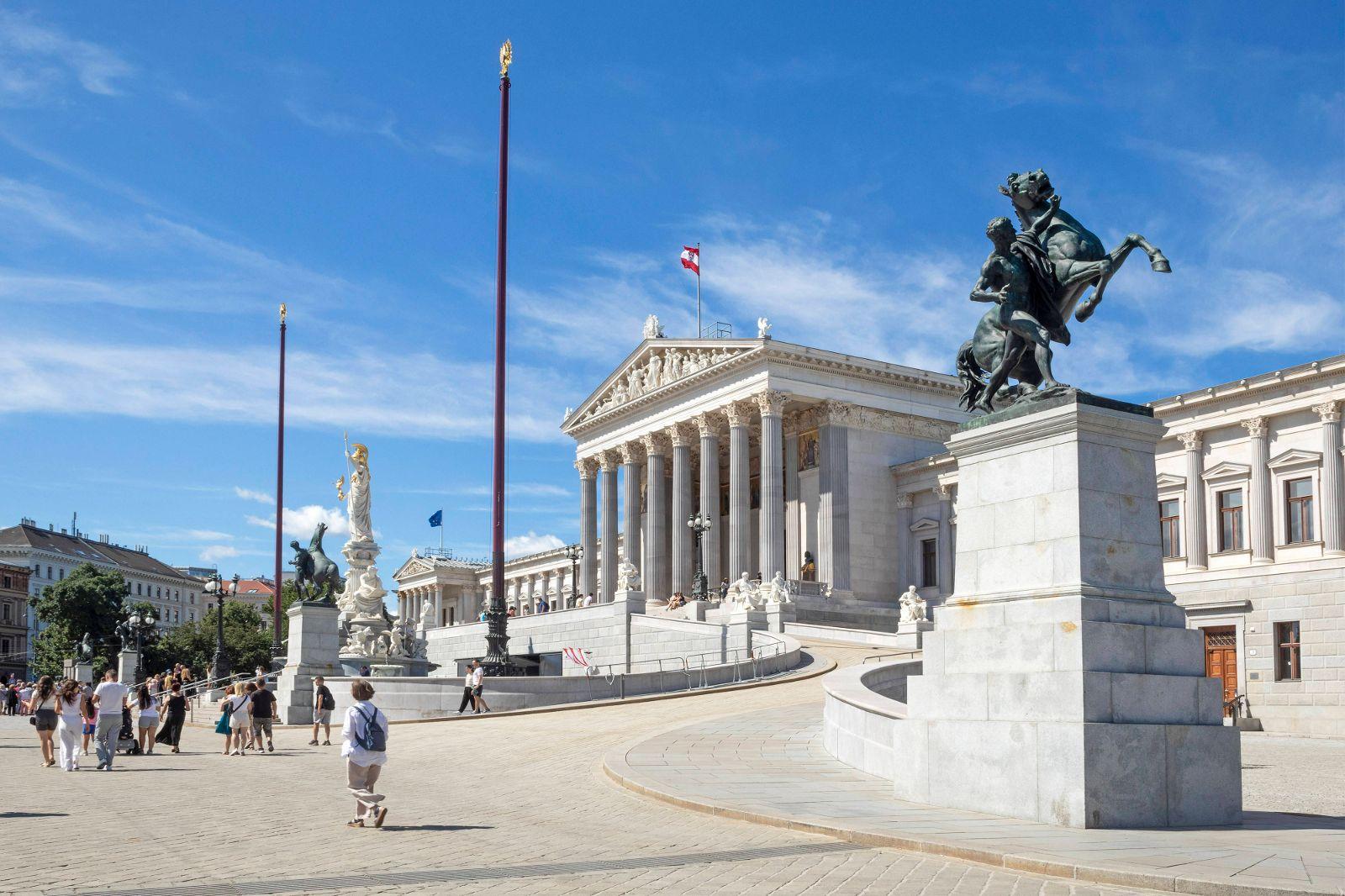 Empörung vor NR-Wahl: Freie Medien dürfen nicht aus dem Parlament berichten