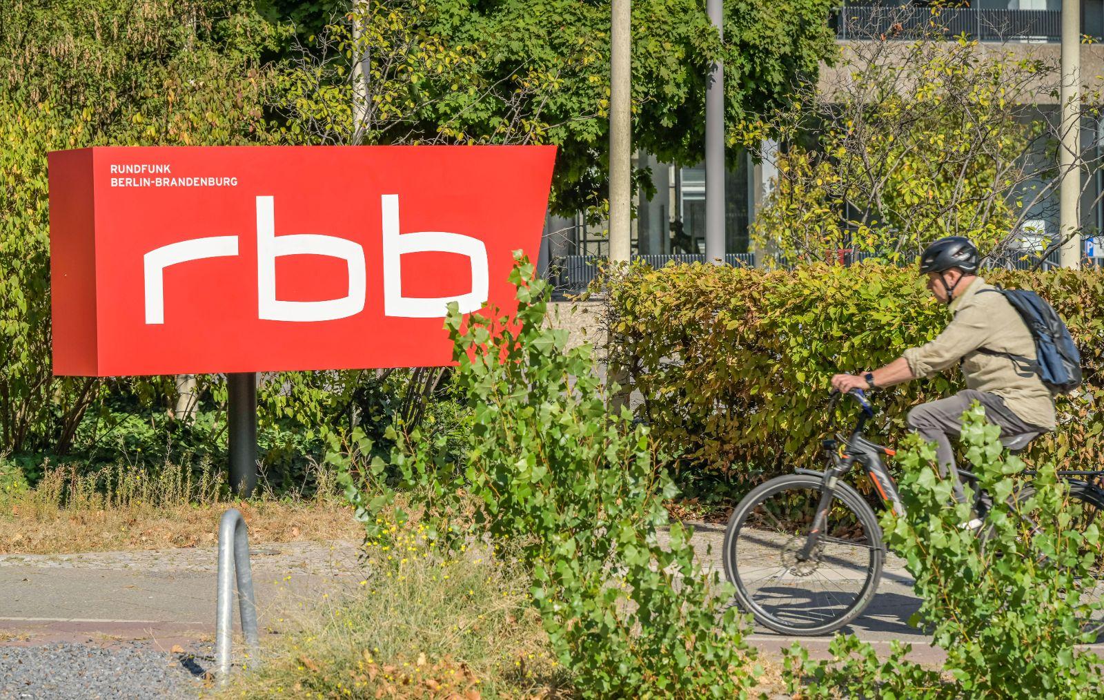 Intendanten, Redakteure und sogar Sekretärinnen: rbb-Mitarbeiter verdienen sich eine goldene Nase