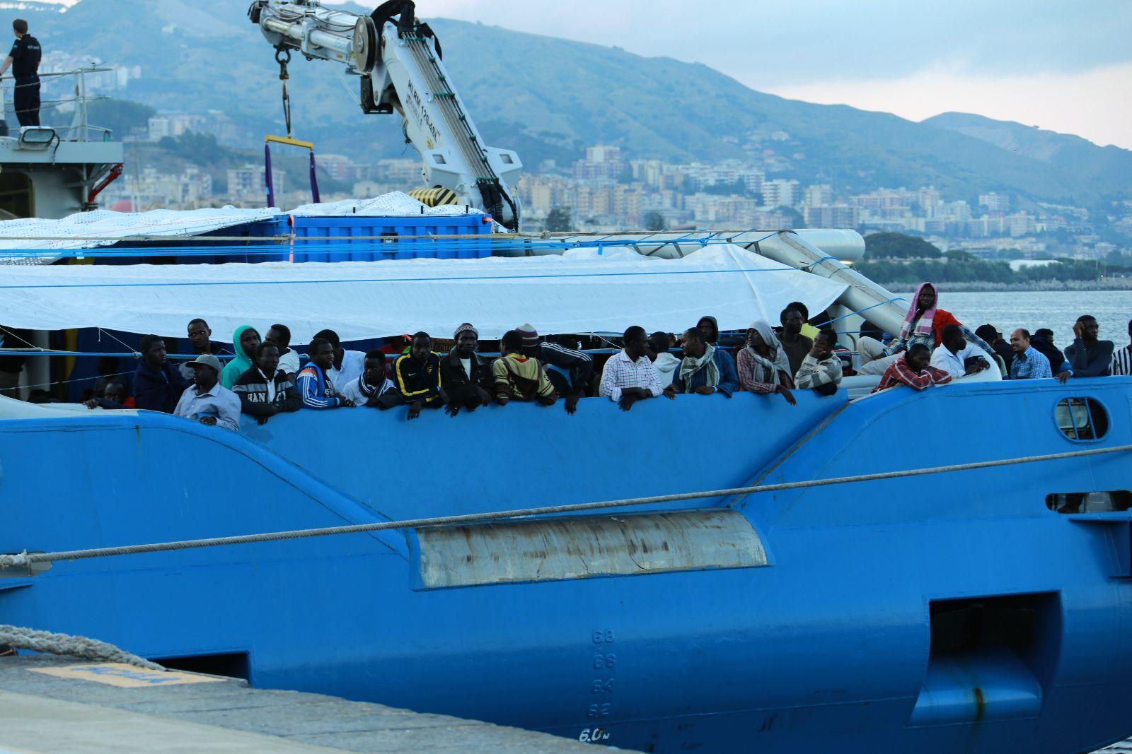 In den nächsten drei Jahren: Spanien will fast eine Million Migranten legalisieren