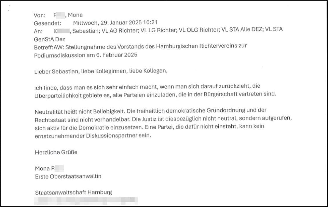 P. meint, dass die Justiz dazu aufgerufen sei, sich aktiv für die Demokratie einzusetzen. Die Justiz sei diesbezüglich „nicht neutral“. © FREILICH